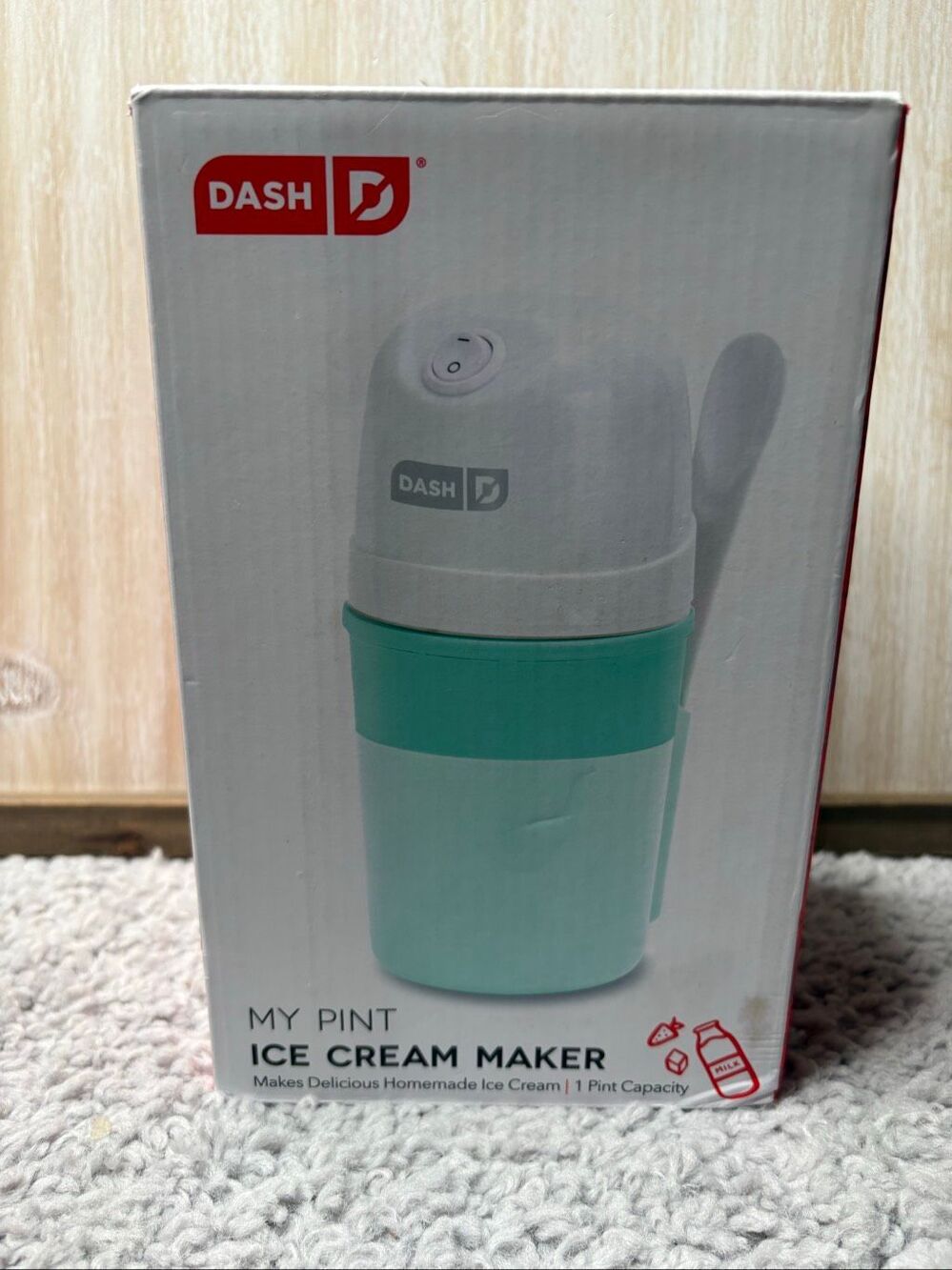 New in Box DASH My Pint Ice Cream Maker 1 Pint Frozen Dessert Machine Aqua